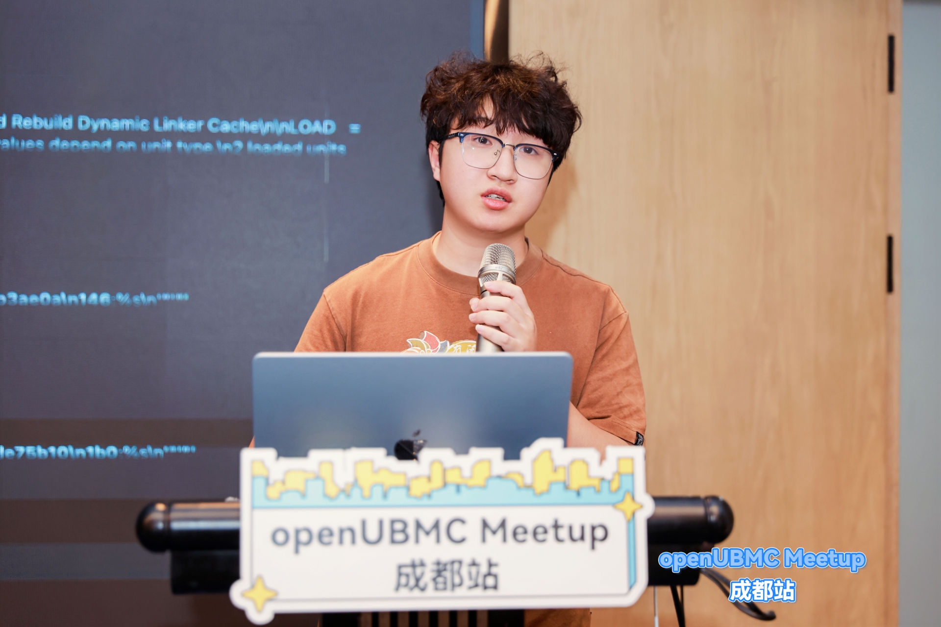 openUBMC AI SIG Maintainer 范信鑫 alt text